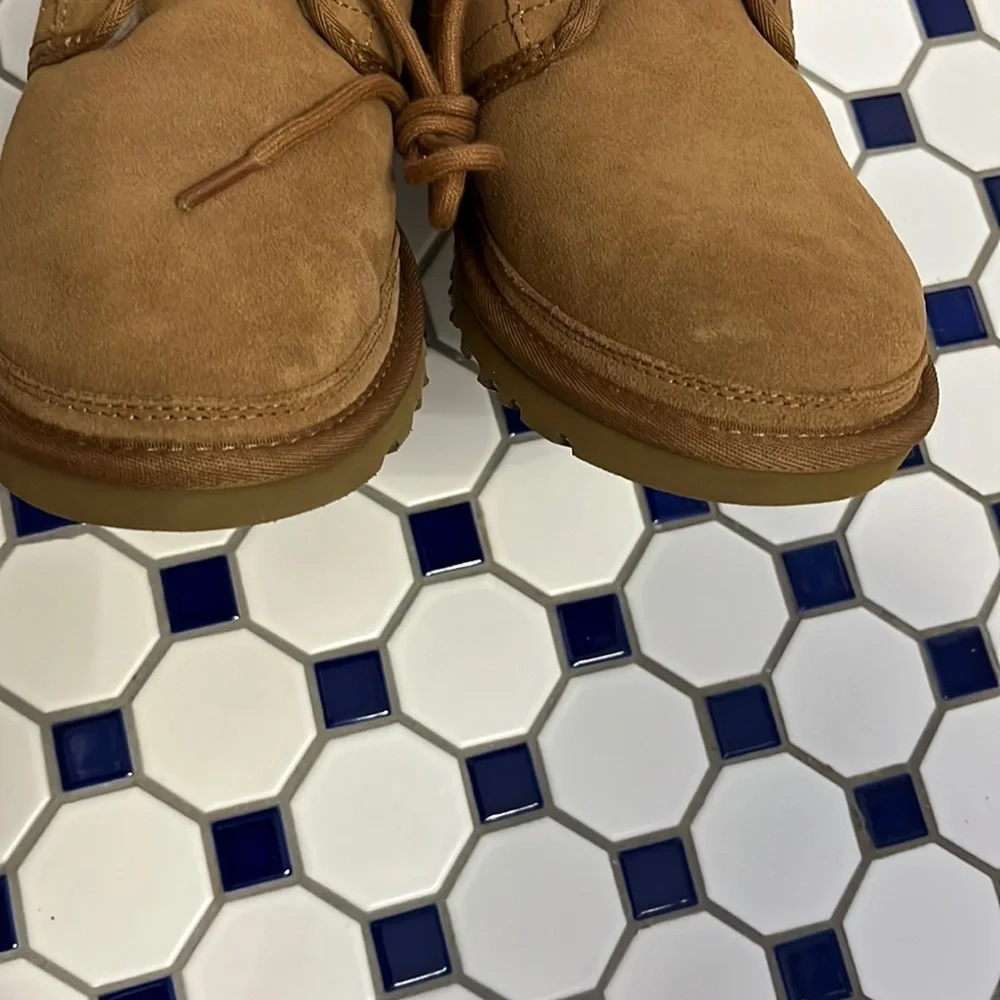New UGG × Charcoal Neumel Chukka Suede in Chestnut Men's Sz 8
